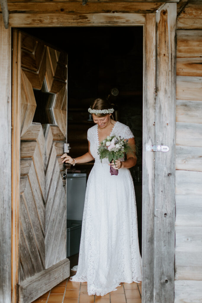 Berghochzeit Braut auf der Stie Alm Freie Trauung