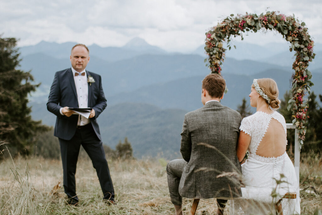 Freie Trauung bei der Berghochzeit auf der Stie Alm bei Lenggries